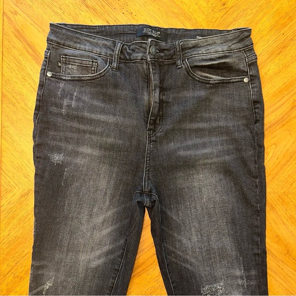 Judy Blue Skinny Fit Capri Jeans Size 11/30 Distressed Faded Black Charcoal - Picture 3 of 14